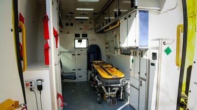 Діаспоряни з Великобританії передали в Тернопіль автомобілі швидкої допомоги