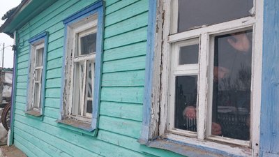 Продають худобу за безцінь, але виїжджати не хочуть. Як мешканці Юнаківки оговтуються після обстрілу Продають худобу за безцінь, але виїжджати не хочуть. Як мешканці Юнаківки оговтуються після обстрілу