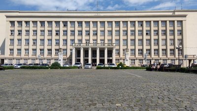 На Закарпатті через COVID-19 на самоізоляції перебуває 121 клас — Олег Коцюба