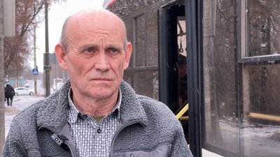Водій тролейбуса, хвилина мовчання, війна, памʼять загиблих, переселенець, Андрій Чернов