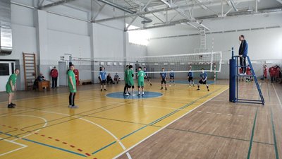 У Сумах змагаються юні волейболісти