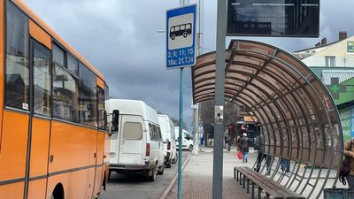 Додаткові перевезення до кладовищ у Хмельницьому 12 квітня 2026 року