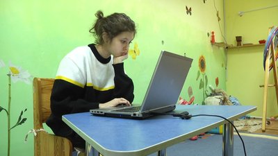 Школярка з Хмельниччини, після дистанційного навчання, вирішила вчитися вдома