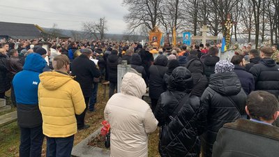 Назавжди 23. На Івано-Франківщині попрощалися з полеглим воїном Дмитром Дуткою Назавжди 23. На Івано-Франківщині попрощалися з полеглим воїном Дмитром Дуткою