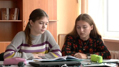 Вчителька з Черкащини Ірина Мараська веде ютуб-канал Вчителька з Черкащини Ірина Мараська веде ютуб-канал