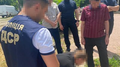 Понад 110 тис. грн за збереження МАФів: в Одесі на хабарі затримали посадовця мерії Понад 110 тис. грн за збереження МАФів: в Одесі на хабарі затримали посадовця мерії
