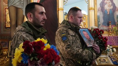 У Мукачеві попрощалися з загиблими на війні Сергієм Бідзілею У Мукачеві попрощалися з загиблими на війні Сергієм Бідзілею