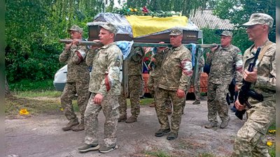 Підполковник та солдат: на Чернігівщині провели в останню путь двох бійців