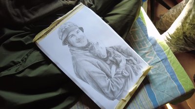 Створив вже близько сорока портретів: художник та боєць малює портрети військових Луганської тероборони Створив вже близько сорока портретів: художник та боєць малює портрети військових Луганської тероборони