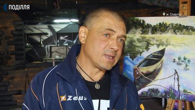 Колишній АТОвець з Хмельниччини малює картини, аби повернутися «з війни»
