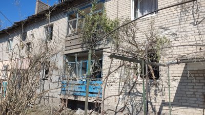 Зруйновані будинки, інфраструктура та кладовище: військові РФ продовжують обстрілювати Нововоронцовку