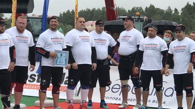 Перетягнути "Мрію". Українські сронгменти готуються встановити національний рекорд Перетягнути "Мрію". Українські сронгменти готуються встановити національний рекорд
