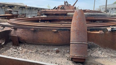 На Сумщині знаходиться кладовище російської військової техніки На Сумщині знаходиться кладовище російської військової техніки