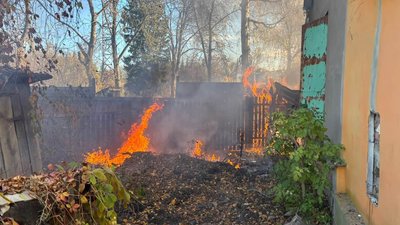 Атака на Новгород-Сіверський: росіяни поцілили в будівлю у центрі міста