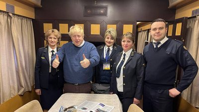 Неанонсований візит Джонсона: британський прем'єр дістався Києва Укрзалізницею