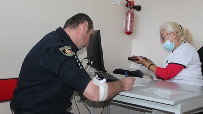 Близько 80 поліцейських Житомирського району поповнили запаси донорської крові Близько 80 поліцейських Житомирського району поповнили запаси донорської крові