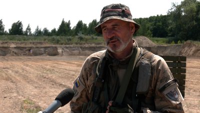 Тактичне пересування, мінна безпека та стрільба: на Чернігівщині сили ТРО проводять тренування Тактичне пересування, мінна безпека та стрільба: на Чернігівщині сили ТРО проводять тренування