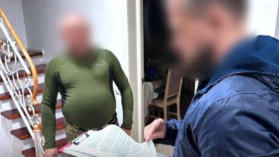 Заступнику командира частини вручили підозру