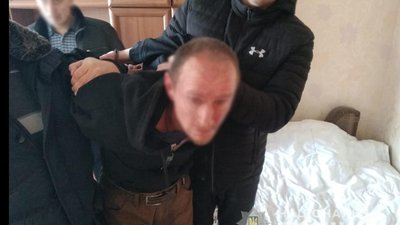 На Хмельниччині затримали чоловіка, якого підозрюють в умисному нанесенні тяжких тілесних ушкоджень