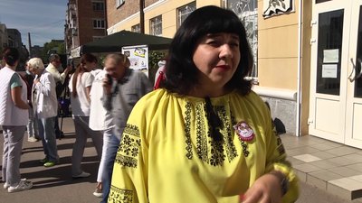 Свято дерунів із благодійною метою: у Коростені фестиваль дерунів провели в іншому форматі Свято дерунів із благодійною метою: у Коростені фестиваль дерунів провели в іншому форматі