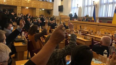 "В найближчі дні ми побачимо нову коаліцію", — політолог про події в Закарпатській облраді