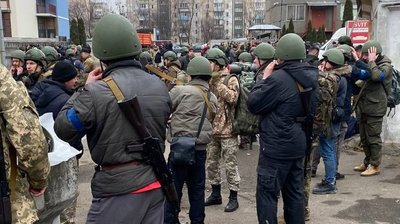 Комунікаційниця, етнофотографка та співачка. Три історії жінок із Тероборони