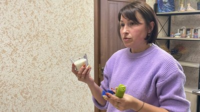 Майстриня Анна Сальник під час майстер-класу. Майстриня Анна Сальник під час майстер-класу.