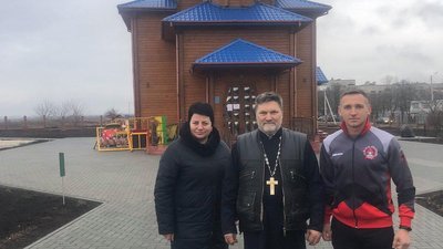Бійці батальйону "Світязь" зустріли волинських волонтерів та нагодували борщем