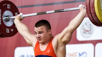 Україна виборола перші золоті нагороди юніорського чемпіонату світу з важкої атлетики-2022. Три медалі – в Домбровського