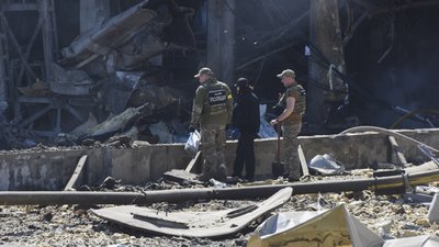 Помер Леонід Кравчук, контрнаступ на Харківщині, Білорусь стягує війська на кордон. Війна. Головне за 10 травня