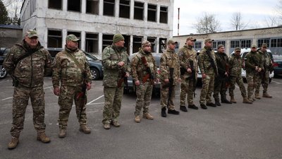 Поліцейські-добровольці з Волині вирушили в зону бойових дій Поліцейські-добровольці з Волині вирушили в зону бойових дій