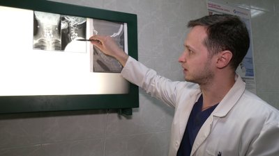 "Було зміщення шостого шийного хребця": у Рівному успішно провели рідкісну операцію "Було зміщення шостого шийного хребця": у Рівному успішно провели рідкісну операцію