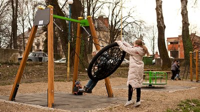 У школах, садочках та прихистках для ВПО на Закарпатті облаштували 40 дитячих просторів та 20 майданчиків