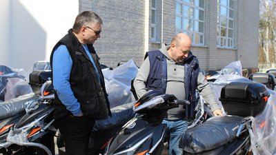 Соціальні працівники із 13-ти громад Чернігівщини отримали електроскутери Соціальні працівники із 13-ти громад Чернігівщини отримали електроскутери