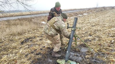 Мінометники з Тернополя проходять навчання на Сумщині Мінометники з Тернополя проходять навчання на Сумщині