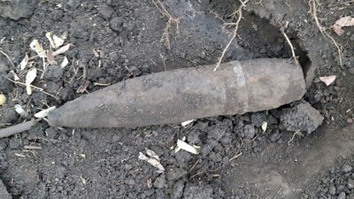 На Дніпропетровщині піротехніки знешкодили застарілі артилерійські снаряди
