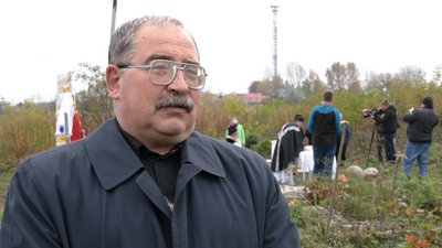 На Рівненщині відреставрували та освятили столітню братську могилу На Рівненщині відреставрували та освятили столітню братську могилу