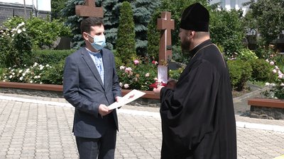 ПЦУ подякувала рівненським медикам за боротьбу з COVID. Хто і що отримав ПЦУ подякувала рівненським медикам за боротьбу з COVID. Хто і що отримав