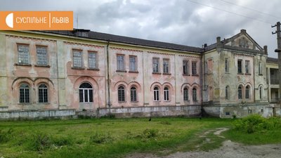 Приміщення психіатричної лікарні у селі Заклад: зараз у лікарні 400 пацієнтів Приміщення психіатричної лікарні у селі Заклад: зараз у лікарні 400 пацієнтів