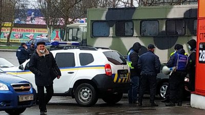 У Миколаєві продавці ринка "Колос" попри заборону вийшли працювати У Миколаєві продавці ринка "Колос" попри заборону вийшли працювати
