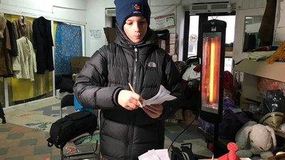 Тернопільський школяр волонтерить у вільний від навчання час