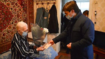 Єдиний серед чоловіків міста. Кропивничанин відзначив 100-річний ювілей Єдиний серед чоловіків міста. Кропивничанин відзначив 100-річний ювілей