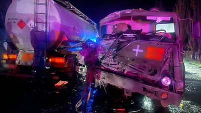 ДТП за участі двох вантажівок — "DAF XF" та "КамАЗ"