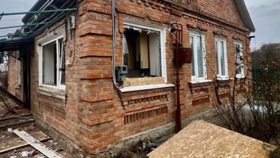 пошкоджений будинок, нікопольщина, обстріли