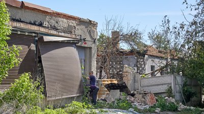 Наслідки обстрілу Київського району Харкова: фото з місця події Наслідки обстрілу Київського району Харкова: фото з місця події
