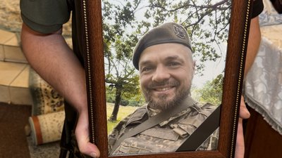 Спортсмен, митець і військовий: у Полтаві попрощалися з Євгеном Анацьким