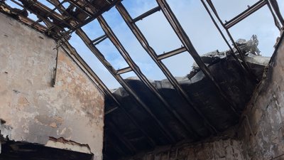 Росіяни облаштували офіцерський штаб у приватному будинку селища Малі Проходи на Харківщині Росіяни облаштували офіцерський штаб у приватному будинку селища Малі Проходи на Харківщині