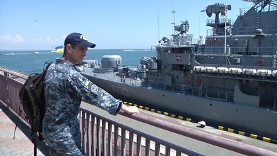 На службі, однак у море не виходить. Як живе екскомандир катера “Бердянськ” після російського полону