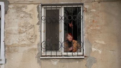 Херсон, обстріли, вікно