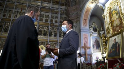 Зеленський вручив держнагороди, присвоєні Мілану Шашіку та митрополиту Феодору, — Офіс президента